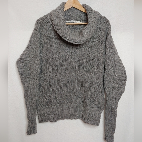 Athleta Chunky Cable Knit Wool‎ Cashmere Long Sleeve Cowl Neck Sweater Medium M - Picture 2 of 9